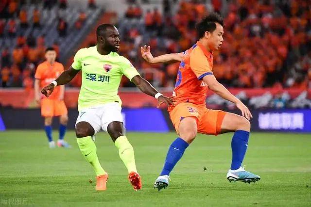 包含球队主力门将受伤，替补守门员表现出色的词条