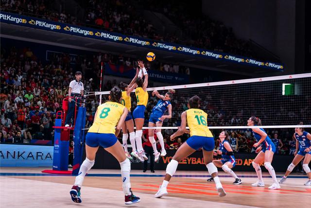 包含晋级下一阶段首场状态出色，塞尔维亚队观众沸腾！，Uzi重返赛场赢得满堂喝彩的词条